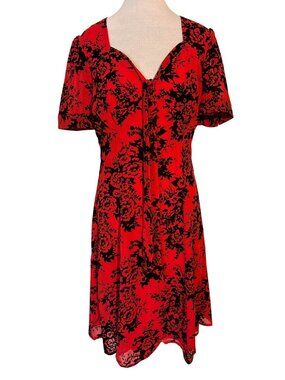 NWT Voodoo Vixen Red & Black Floral Short Sleeve Dress Size L